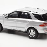 Mercedes M-Class W166 Iridium Hopea Metallic Minichamps 1:18 B66960064 - image 7 of 8