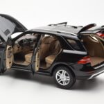 Mercedes M-Class W166 Obsidian Musta Metallic Minichamps 1:18 B66960063 - image 5 of 8