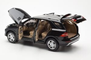 Mercedes M-Class W166 Obsidian Musta Metallic Minichamps 1:18 B66960063 Metalli — kuva 5 / 8