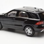 Mercedes M-Class W166 Obsidian Musta Metallic Minichamps 1:18 B66960063 - image 7 of 8