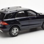 Mercedes M-Class W166 Tansanite Sininen Metallic Minichamps 1:18 B66960065 - image 3 of 8