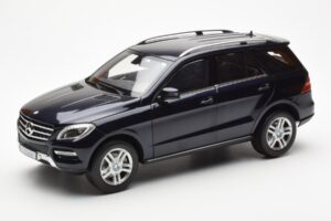 Mercedes M-Class W166 Tansanite Sininen Metallic Minichamps 1:18 B66960065