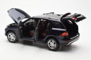 Mercedes M-Class W166 Tansanite Sininen Metallic Minichamps 1:18 B66960065 Metalli — kuva 5 / 8