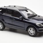 Mercedes M-Class W166 Tansanite Sininen Metallic Minichamps 1:18 B66960065 - image 6 of 8