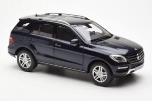 Mercedes M-Class W166 Tansanite Sininen Metallic Minichamps 1:18 B66960065 Metalli — kuva 6 / 8