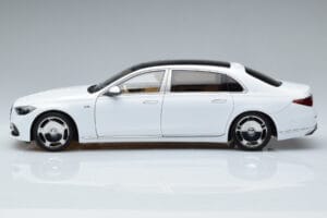 Mercedes Maybach S600 W222 V12 Biturbo Diamond Valkoinen Almost Real 1:18 820116 Metalli — kuva 4 / 11