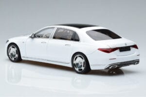 Mercedes Maybach S600 W222 V12 Biturbo Diamond Valkoinen Almost Real 1:18 820116 Metalli — kuva 7 / 11