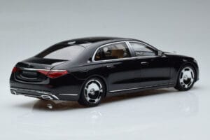 Mercedes Maybach S600 W222 V12 Biturbo Obsidian Musta Almost Real 1:18 820115 Metalli — kuva 3 / 11