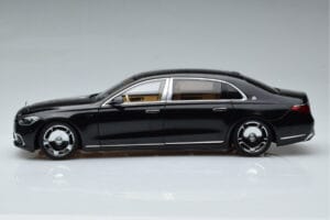 Mercedes Maybach S600 W222 V12 Biturbo Obsidian Musta Almost Real 1:18 820115 Metalli — kuva 5 / 11