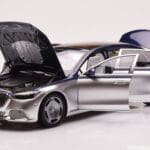 Mercedes Maybach S680 W223 Nautical Sininen Cirrus Hopea Almost Real 1:18 - image 2 of 8