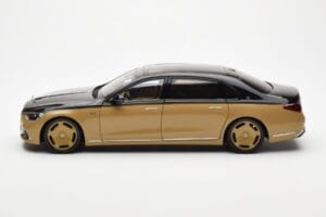 Mercedes Maybach S680 W223 Obsidian Musta Sand Almost Real 1:18 820124 Metalli — kuva 4 / 7