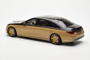 Mercedes Maybach S680 W223 Obsidian Musta Sand Almost Real 1:18 820124 Metalli — kuva 6 / 7