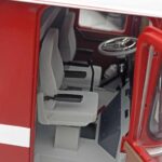 Mercedes O317 Porsche Transporter Punainen CMR 1:18 - image 11 of 12