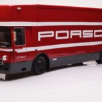 Mercedes O317 Porsche Transporter Punainen CMR 1:18