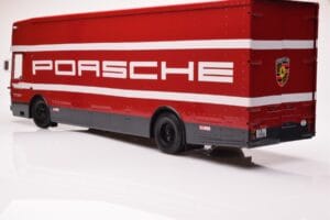 Mercedes O317 Porsche Transporter Punainen CMR 1:18 CMR149 Metalli — kuva 3 / 12