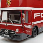 Mercedes O317 Porsche Transporter Punainen CMR 1:18 - image 4 of 12