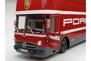 Mercedes O317 Porsche Transporter Punainen CMR 1:18 CMR149 Metalli — kuva 4 / 12