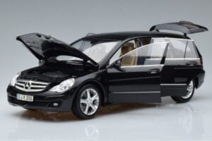 Mercedes R-Class W251 Obsidian Musta Minichamps 1:18 B66962325 Metalli — kuva 2 / 7