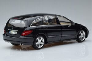 Mercedes R-Class W251 Obsidian Musta Minichamps 1:18 B66962325 Metalli — kuva 3 / 7