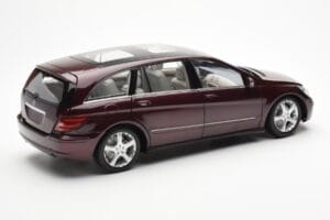 Mercedes R-Class W251 Punainen Metallic Minichamps 1:18 150034602 Metalli — kuva 3 / 8