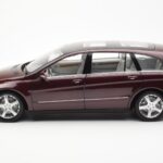 Mercedes R-Class W251 Punainen Metallic Minichamps 1:18 - image 4 of 8