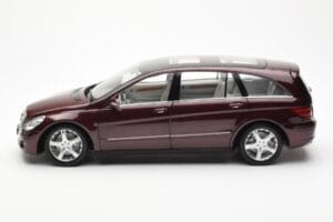 Mercedes R-Class W251 Punainen Metallic Minichamps 1:18 150034602 Metalli — kuva 4 / 8