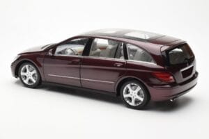 Mercedes R-Class W251 Punainen Metallic Minichamps 1:18 150034602 Metalli — kuva 7 / 8