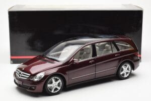 Mercedes R-Class W251 Punainen Metallic Minichamps 1:18 150034602 Metalli — kuva 8 / 8