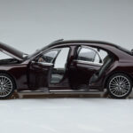 Mercedes S-Class W223 AMG Line Punainen Norev 1:18 - image 4 of 8
