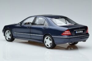 Mercedes S55 AMG W220 Sininen Norev 1:18 183817 Metalli — kuva 6 / 7