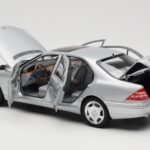 Mercedes S600 W220 Hopea Metallic Norev 1:18 - image 5 of 8