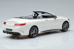 Mercedes AMG S63 A217 Avoauto Diamond Valkoinen GT Spirit 1:18 B66965712 Hartsi — kuva 2 / 6