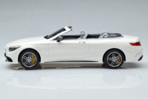 Mercedes AMG S63 A217 Avoauto Diamond Valkoinen GT Spirit 1:18 B66965712 Hartsi — kuva 3 / 6