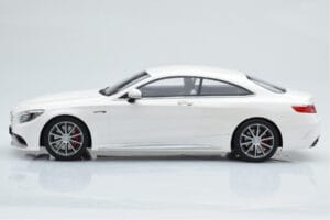 Mercedes AMG S63 C217 Coupe Valkoinen GT Spirit 1:18 B66960372 Hartsi — kuva 3 / 6