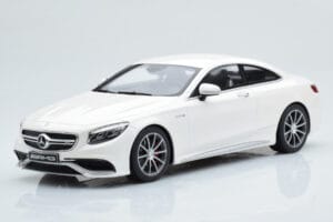 Mercedes AMG S63 C217 Coupe Valkoinen GT Spirit 1:18