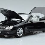 Mercedes SL500 R230 Musta Norev 1:18 183840 Metalli - image 2 of 8