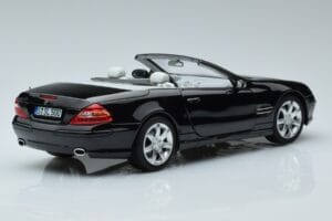 Mercedes SL500 R230 Musta Norev 1:18 183840 Metalli — kuva 3 / 8
