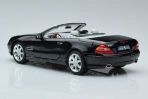 Mercedes SL500 R230 Musta Norev 1:18 183840 Metalli — kuva 6 / 8