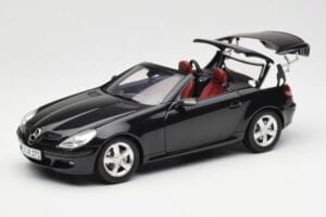 Mercedes SLK R171 Obsidian Musta Metallic Minichamps 1:18 B66962319 Metalli — kuva 2 / 9