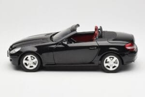 Mercedes SLK R171 Obsidian Musta Metallic Minichamps 1:18 B66962319 Metalli — kuva 5 / 9