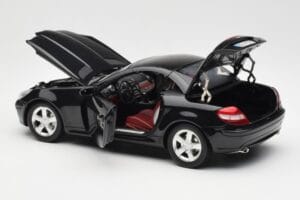 Mercedes SLK R171 Obsidian Musta Metallic Minichamps 1:18 B66962319 Metalli — kuva 6 / 9