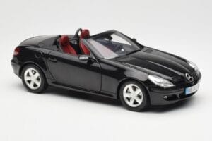 Mercedes SLK R171 Obsidian Musta Metallic Minichamps 1:18 B66962319 Metalli — kuva 7 / 9