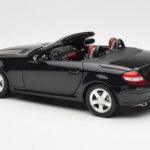 Mercedes SLK R171 Obsidian Musta Metallic Minichamps 1:18 B66962319 - image 8 of 9