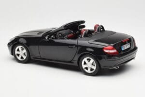 Mercedes SLK R171 Obsidian Musta Metallic Minichamps 1:18 B66962319 Metalli — kuva 8 / 9