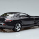 Mercedes SLR McLaren Musta CMC 1:18 - image 3 of 10