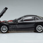 Mercedes SLR McLaren Musta CMC 1:18 - image 4 of 10