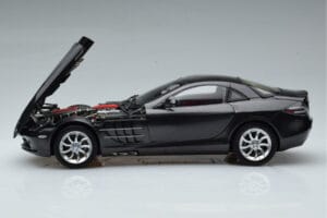 Mercedes SLR McLaren Musta CMC 1:18 M-045F Metalli — kuva 4 / 10