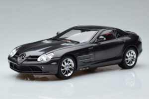 Mercedes SLR McLaren Musta CMC 1:18