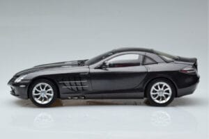 Mercedes SLR McLaren Musta CMC 1:18 M-045F Metalli — kuva 5 / 10
