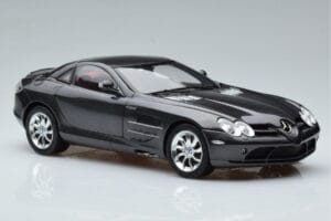 Mercedes SLR McLaren Musta CMC 1:18 M-045F Metalli — kuva 6 / 10